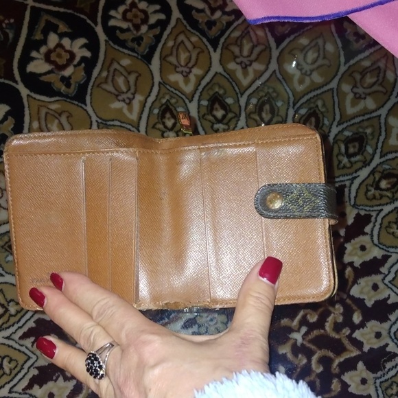 SOLD Authentic Louis Vuitton Bifold Wallet - Picture 8 of 15